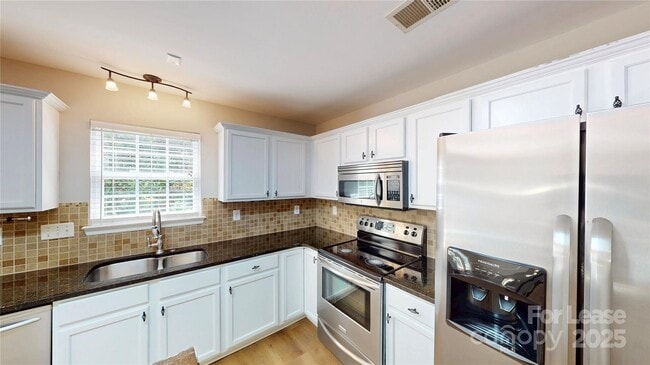 Building Photo - 1838 Chinchester Ln