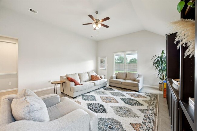 Building Photo - 3039 Forest Creek Dr