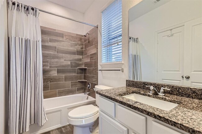 Building Photo - 2225 Sauterne Dr