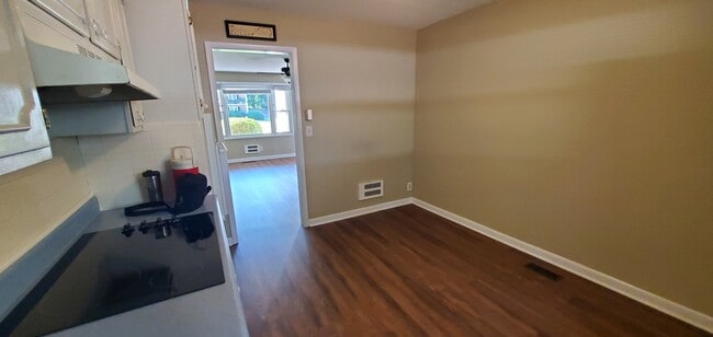 Building Photo - 102 Boyd Dr