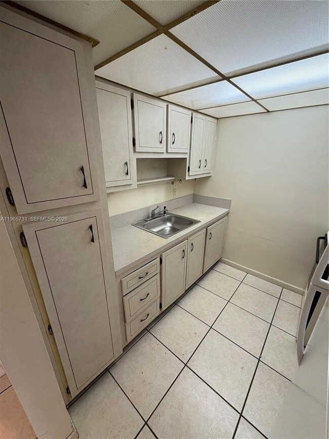 Building Photo - 16215 NE 18th Ct