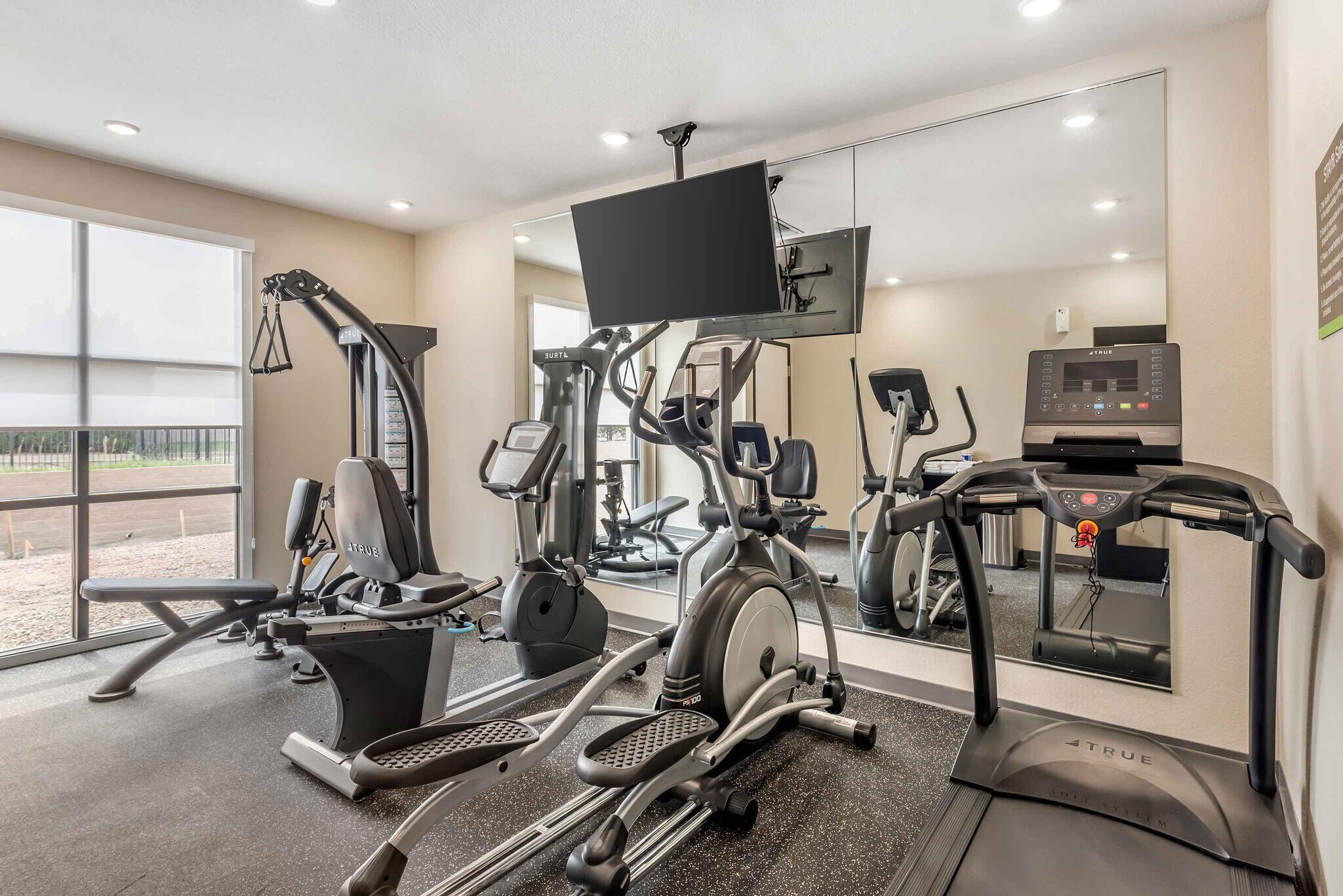 Building Photo - Furnished Studio-Colorado Springs - Center...