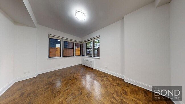 Building Photo - 20 Beekman Pl