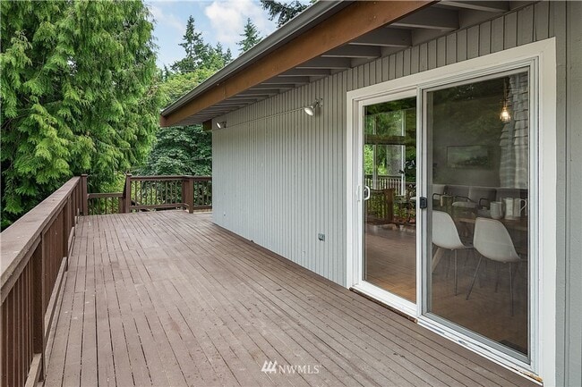 Building Photo - Newport Hills 3bed/1bath Home!