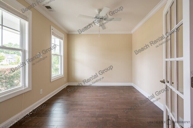 Building Photo - 121 Champions Village Dr