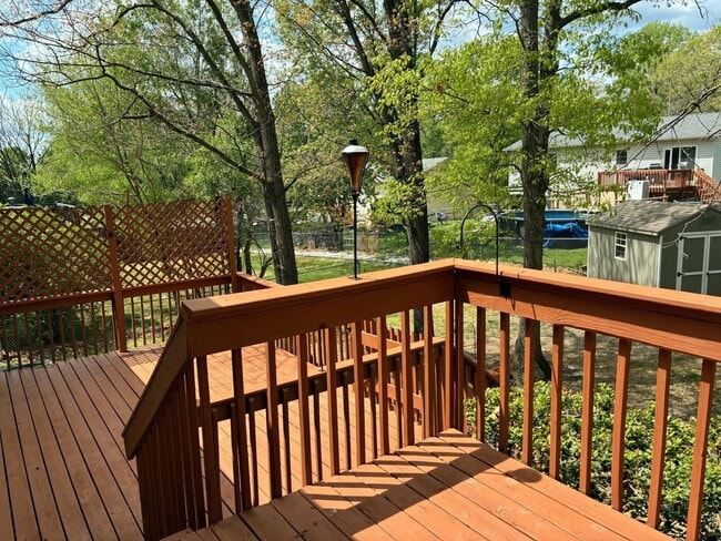 Building Photo - 111 Everette Pl