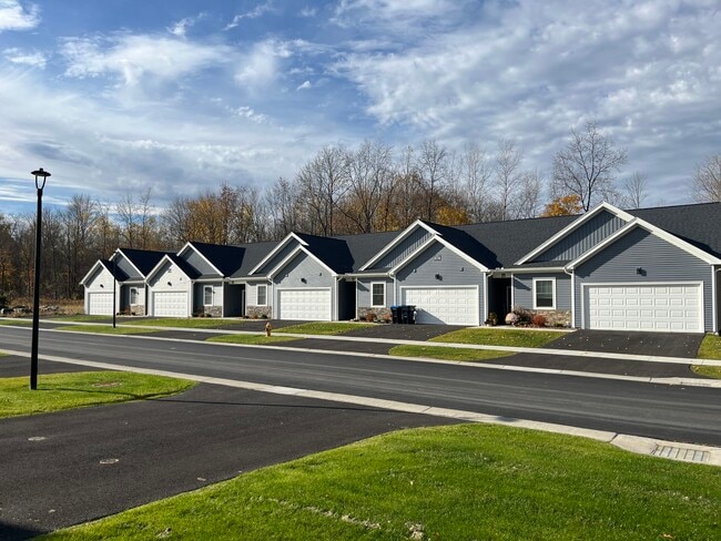 Building Photo - 2116 Community Ln