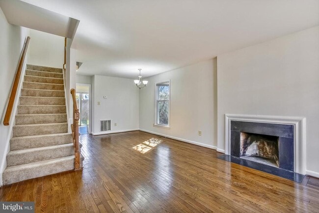 Building Photo - 1525 Oronoco St