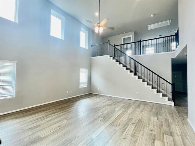 Building Photo - 6800 Covina Ln