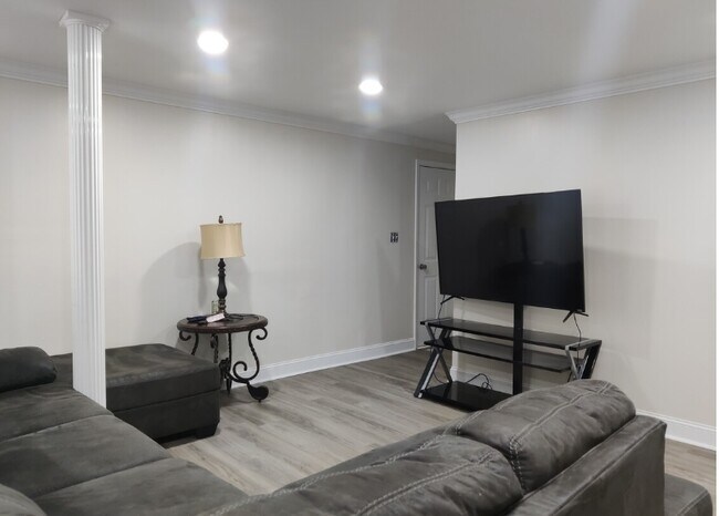 Building Photo - 227 Dove Rd