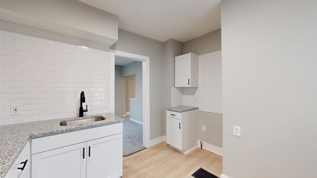 Primary Photo - Old Brooklyn Area - 3 Bedrooms - Single Fa...