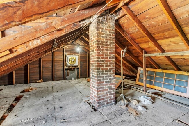 Building Photo - 2 Bed 1 Bath in Rochester, PA