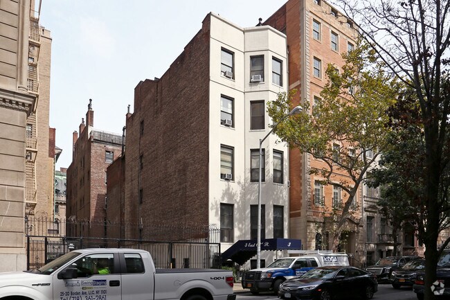 Primary Photo - 3 E 63rd St