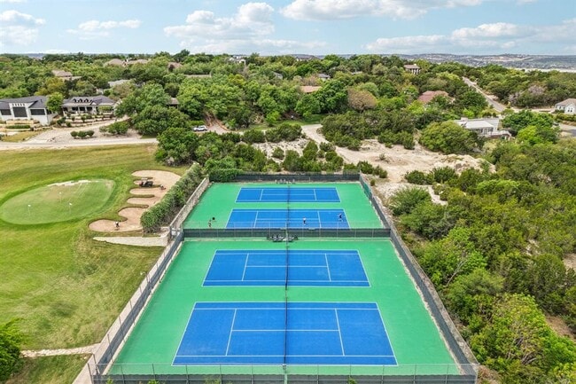 Building Photo - 730 Vanguard St