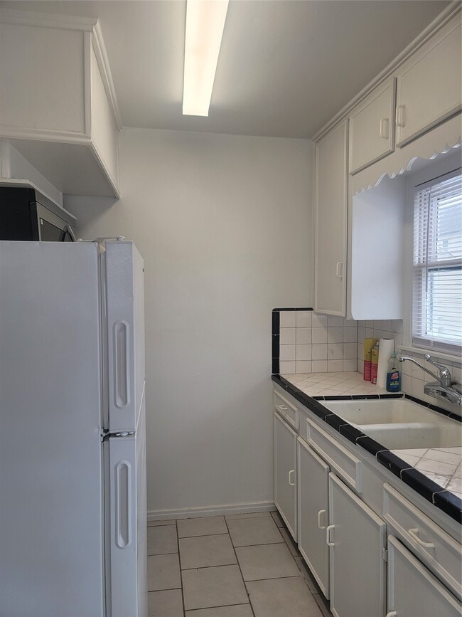 Building Photo - 1914 Binz St