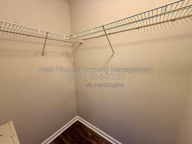 Building Photo - 518 Scrub Jay Dr