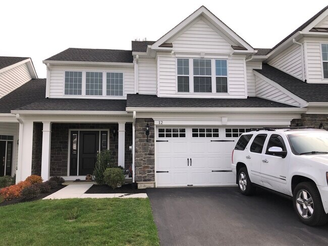 Primary Photo - 12 Fern Dr