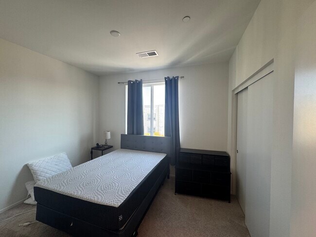 Building Photo - 5503 Sandcliff Ln