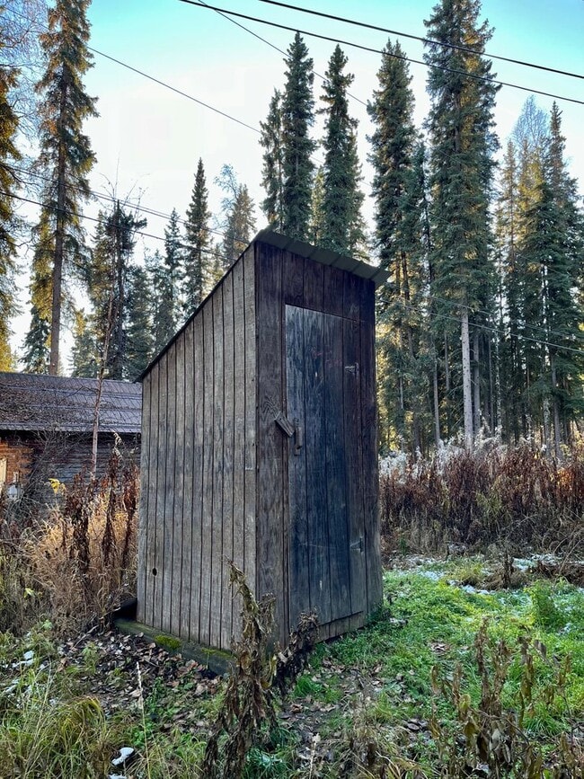 Building Photo - dry cabin off Sheep Creek / Pet friendly