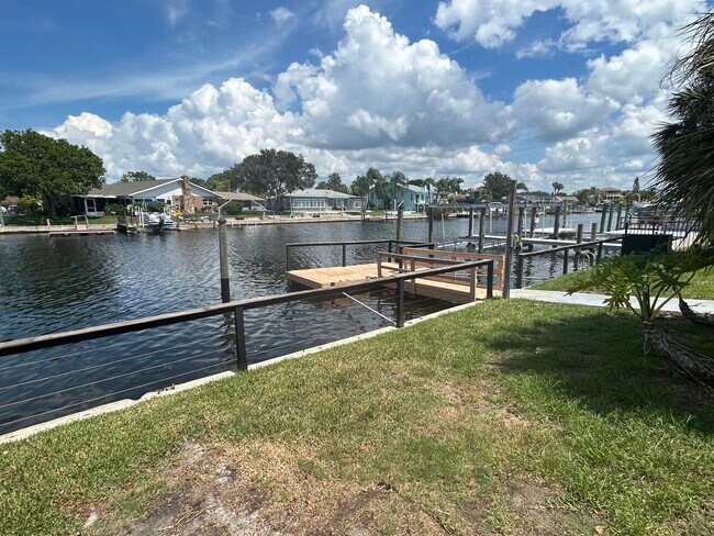 Building Photo - 4149 Floramar Ter