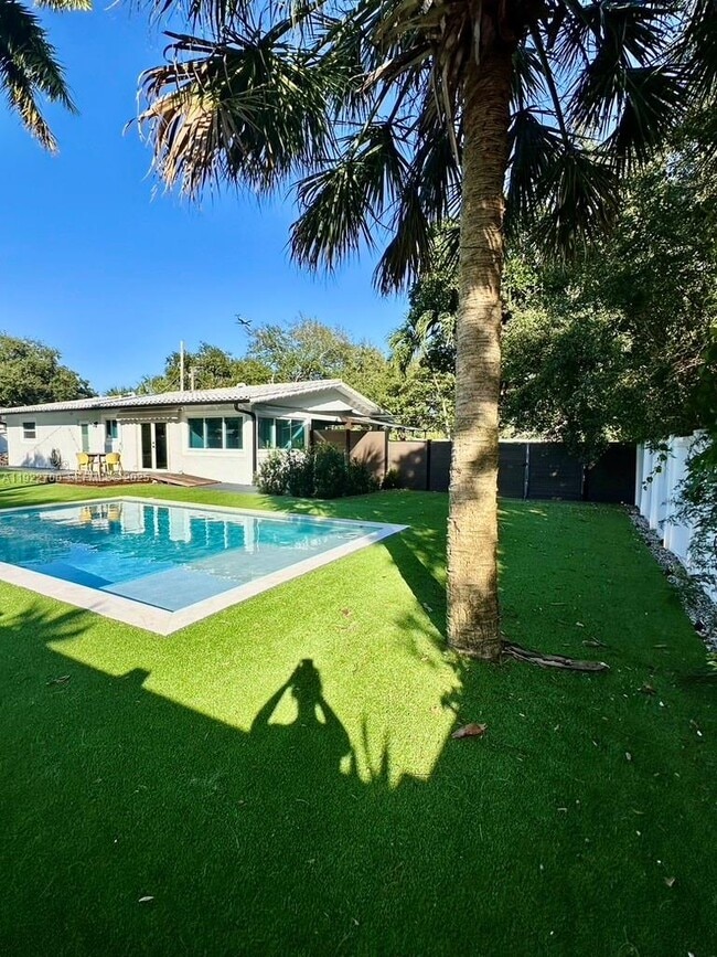 Building Photo - 4681 SW 26th Terrace