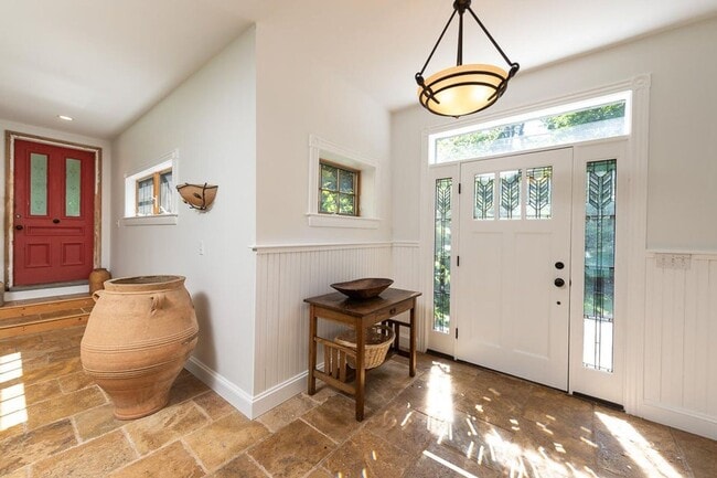 Building Photo - Gorgeous Harpswell Waterfront Property for...