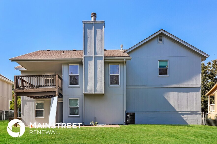 Building Photo - 609 NE Bristol Dr
