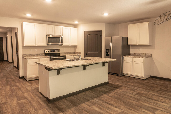 Building Photo - 3476 Sparco Dr
