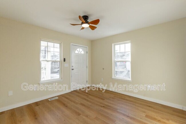 Building Photo - 2205 E 12th St