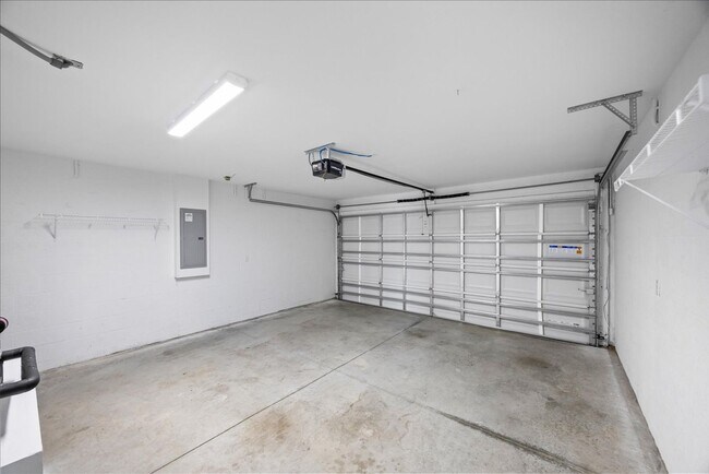 Building Photo - 5887 SW 154th Lane Rd