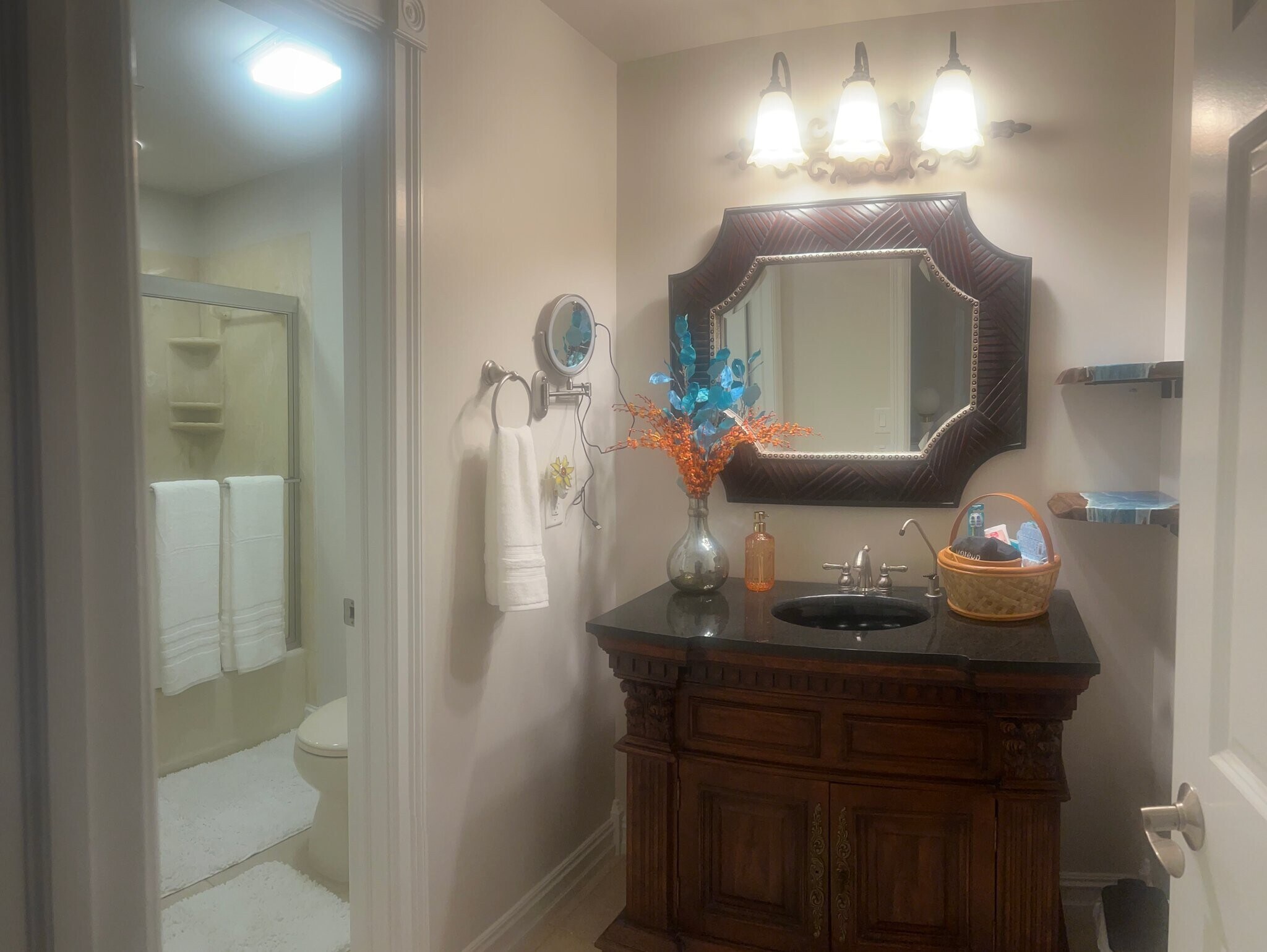 Building Photo - 6589 Rio Vista Ct