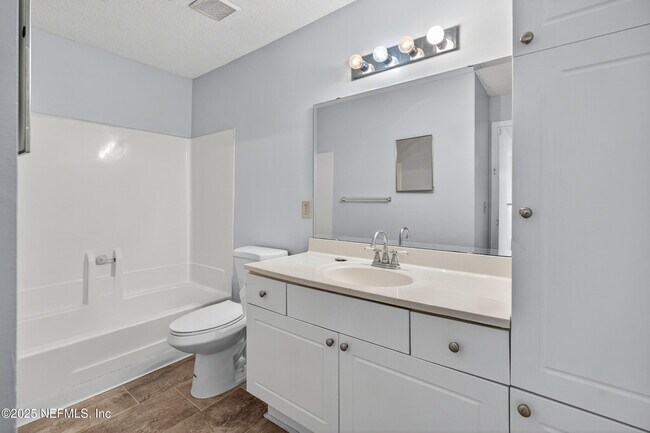 Building Photo - 10200 Belle Rive Blvd