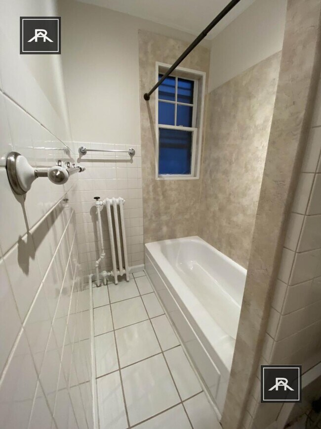 Building Photo - 3 bedroom in Brighton MA 02135