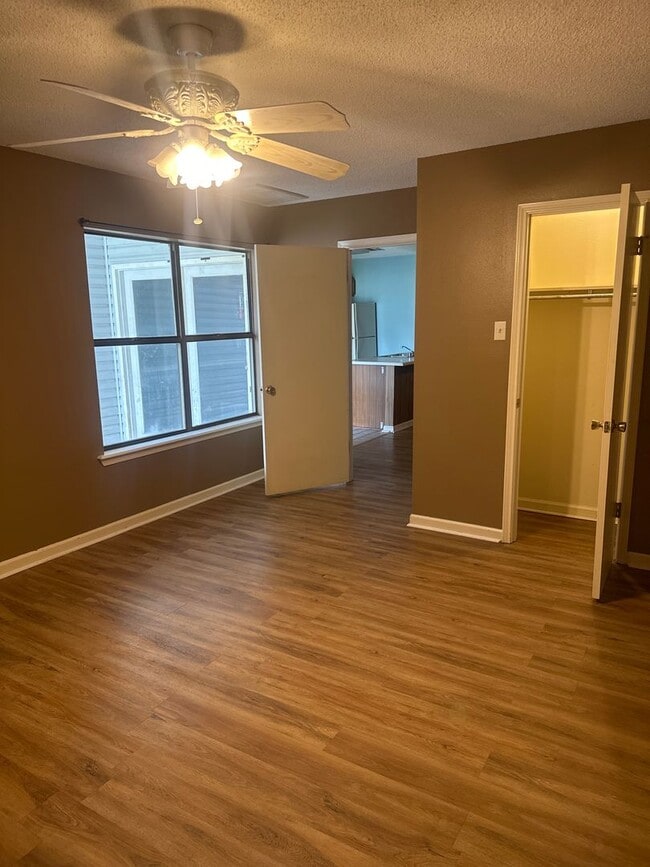 Building Photo - 2 bedroom 2 bath townhouse in Thibodaux