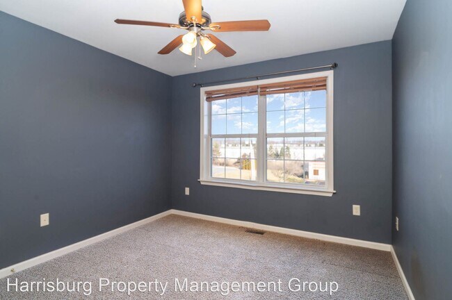 Building Photo - 3 br, 2.5 bath House - 164 Old Schoolhouse...