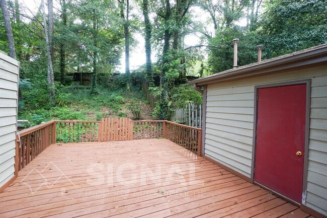 Building Photo - 302 Old Rocky Ridge Ln
