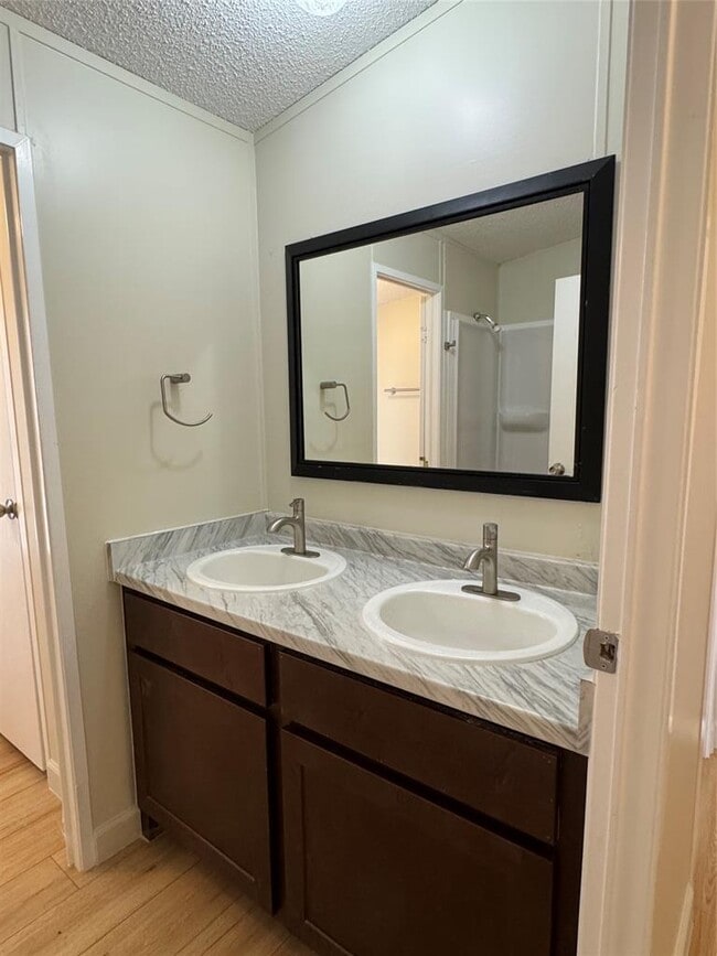 Building Photo - 25009 Ranch Rd