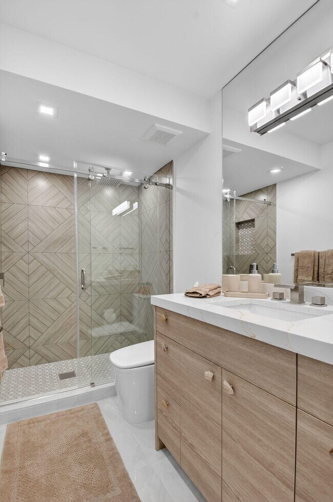 Building Photo - 15322 Strathearn Dr