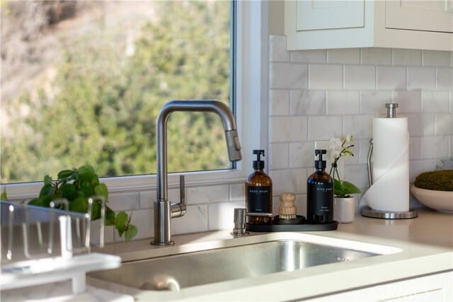 Building Photo - 2192 Crestview Dr