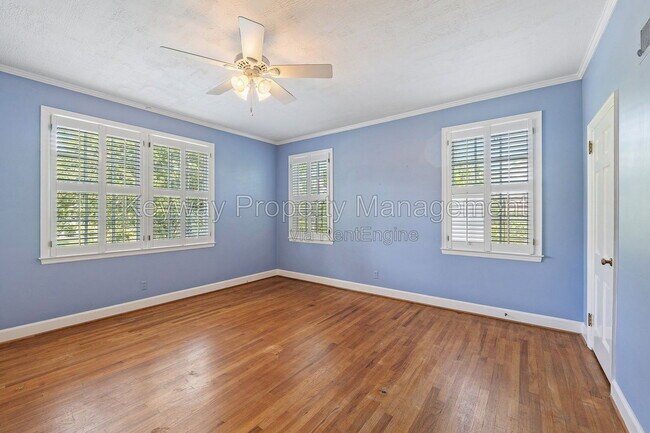 Building Photo - 822 Johns Rd