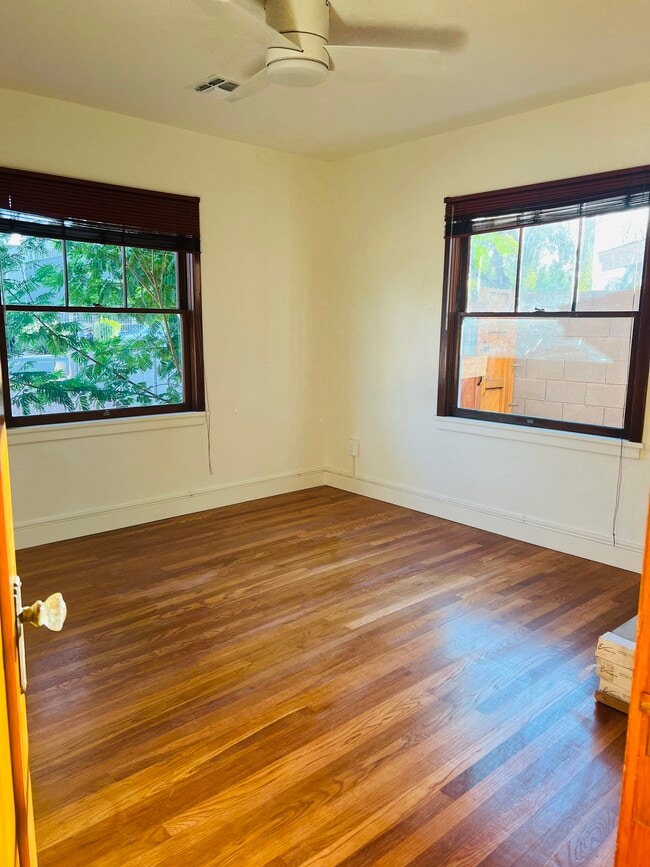 Building Photo - 514 W Turney Ave