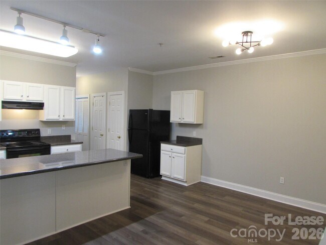 Building Photo - 21725 Aftonshire Dr
