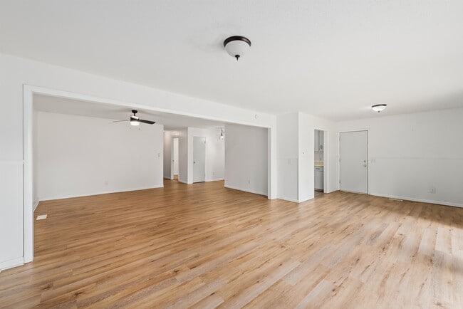 Building Photo - 302 Antler Dr