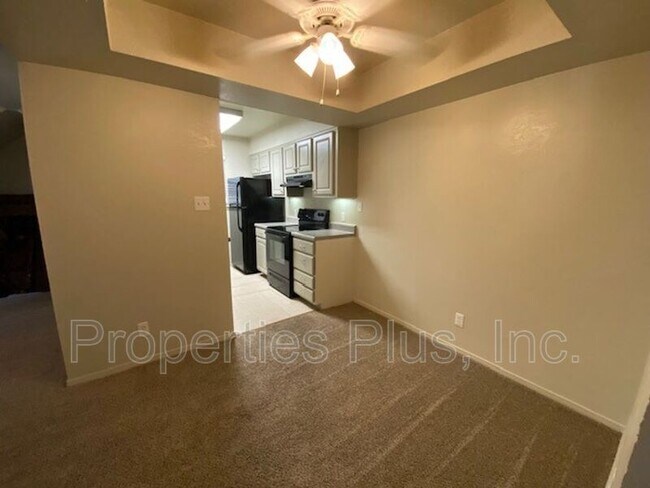 Building Photo - 6524 S Memorial Dr