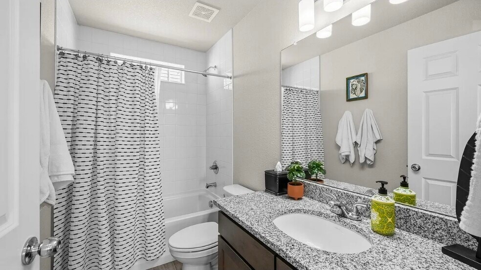 Building Photo - 5872 Thurless Ln