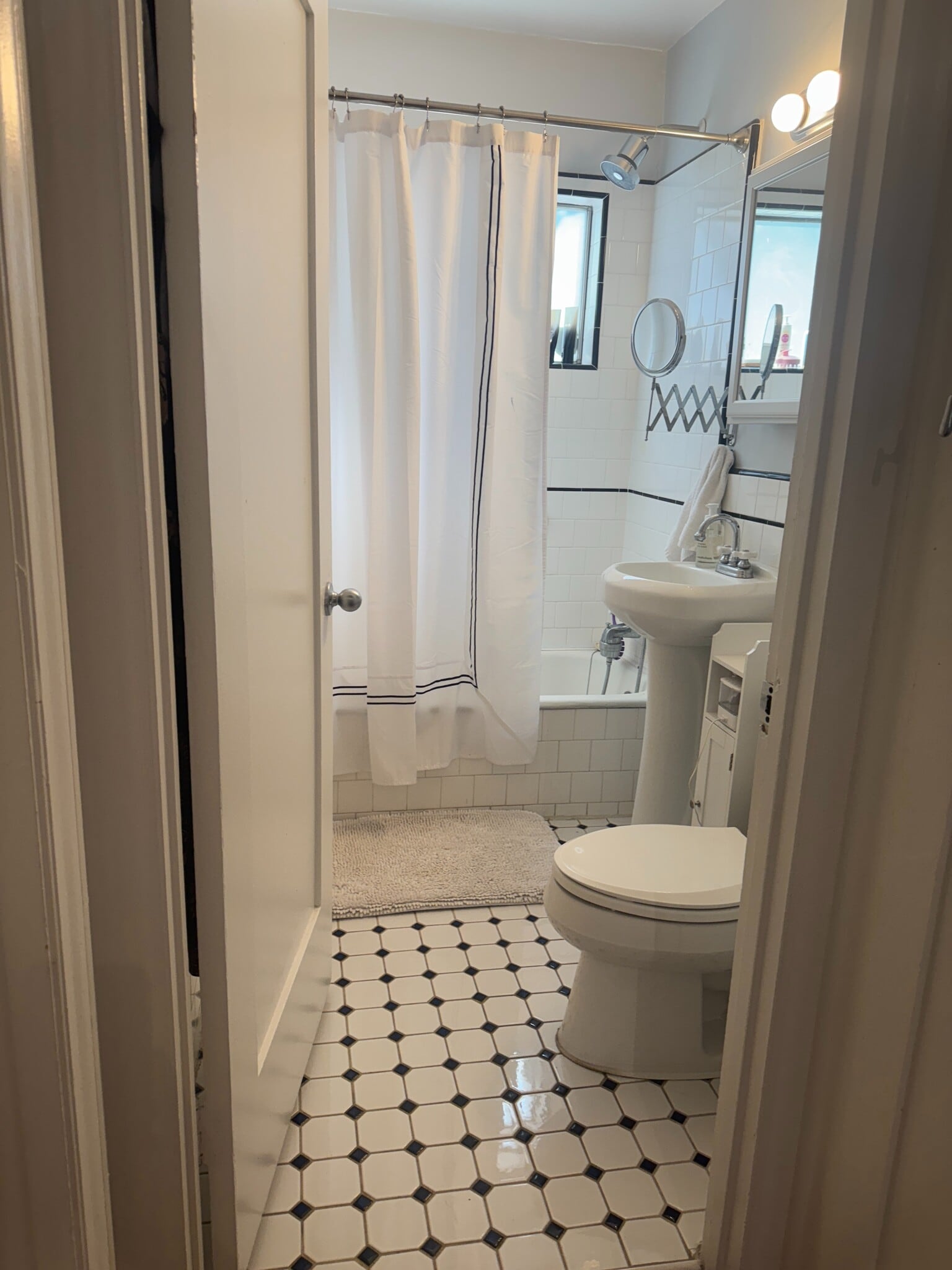 bathroom - 622 N Orange Dr