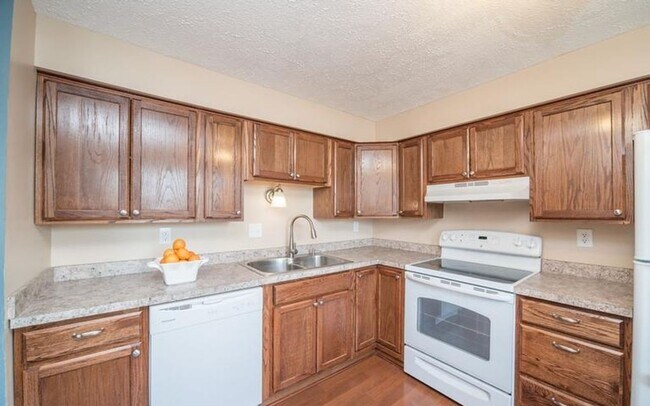 Building Photo - Well maintained 3 bedroom townhouse in established Frederick community ready early May!