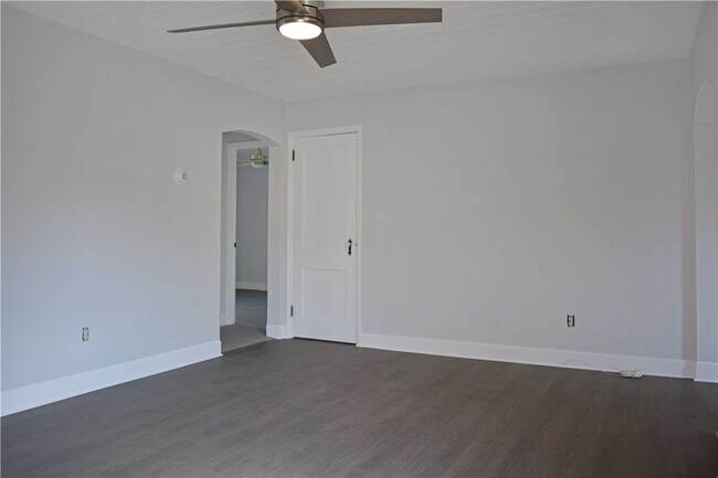 Building Photo - 905 Burchfield Rd