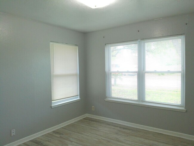 Building Photo - 4318 Belfast Dr