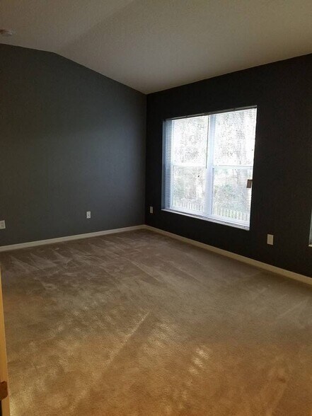 Building Photo - 170 Sawtooth Dr